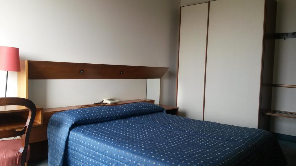 Cravero Rooms Caltignaga Szoba fotó