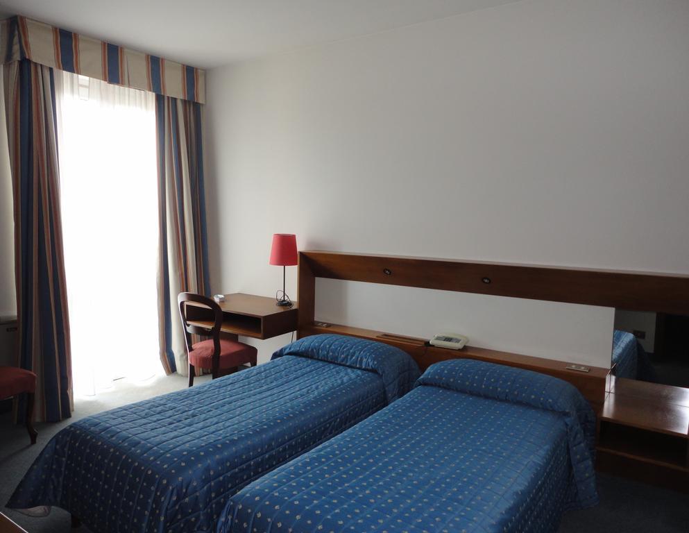 Cravero Rooms Caltignaga Szoba fotó
